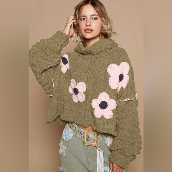 412. POL🛑 LAST 1! AT COST! green pink sweater top berber floral patch - Picture 2 of 5